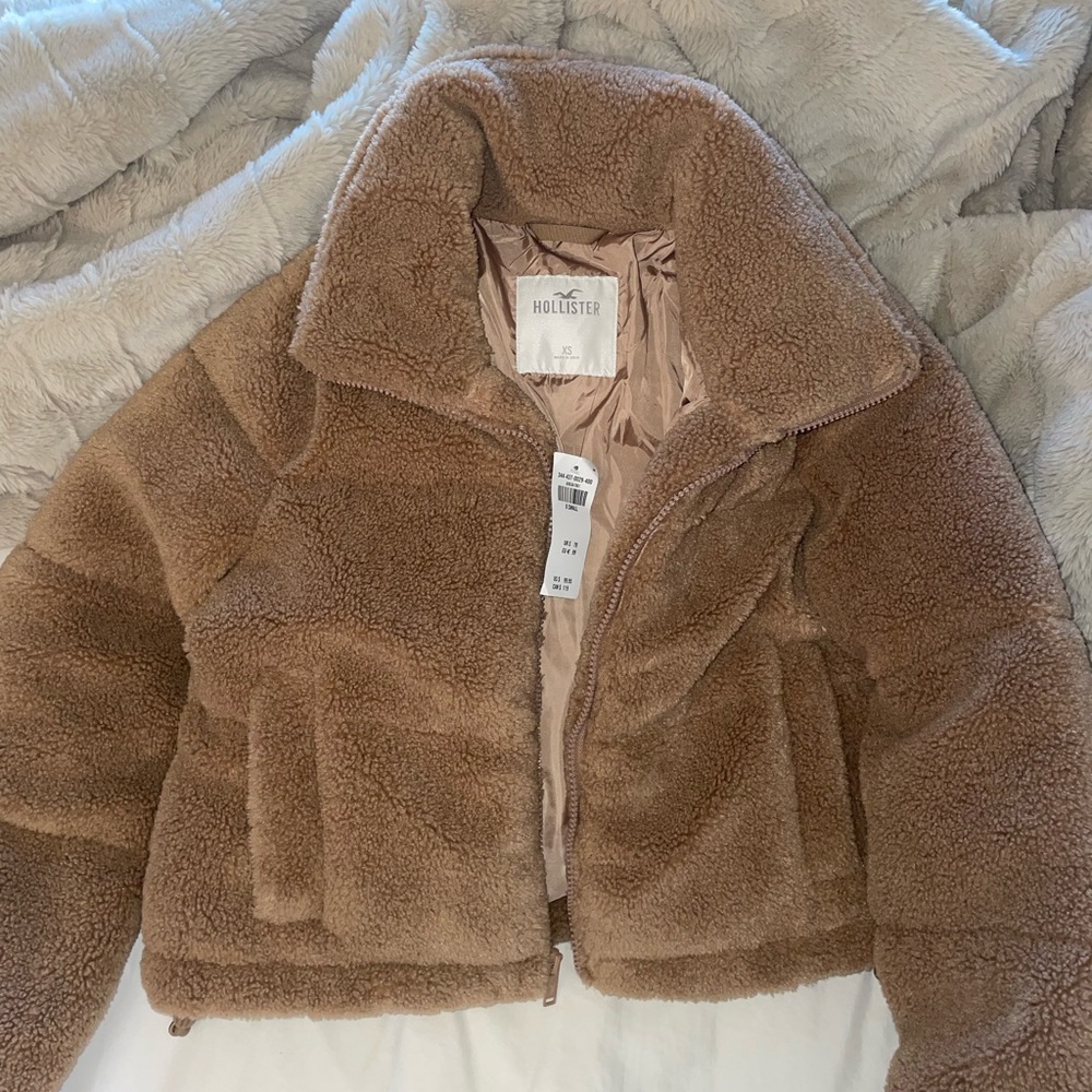 Hollister Teddy Puffer Jacket